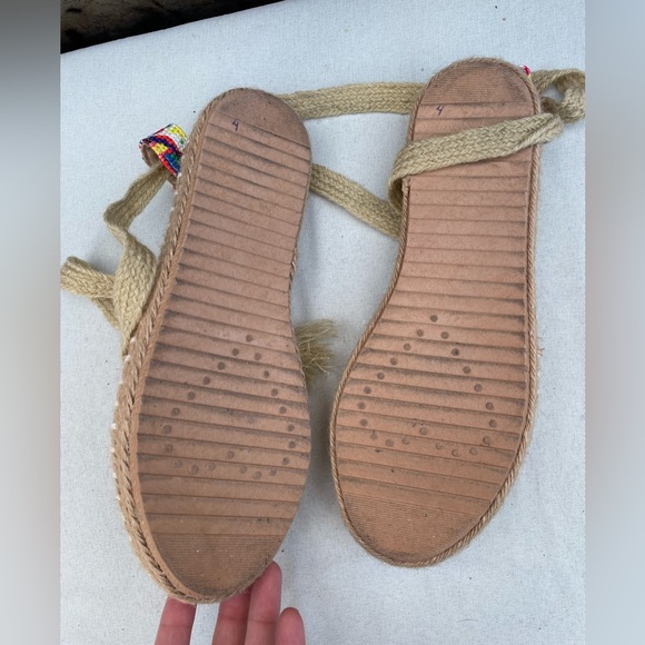 Mexican Embroidery Sandals - Picture 6 of 9